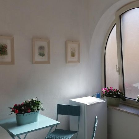 B&B Leonardo Da Vinci La Maddalena  Buitenkant foto