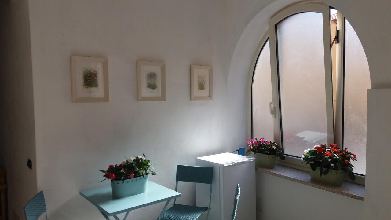 B&B Leonardo Da Vinci La Maddalena  Buitenkant foto